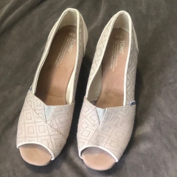 Toms Shoes - Women’s Toms wedge sandals